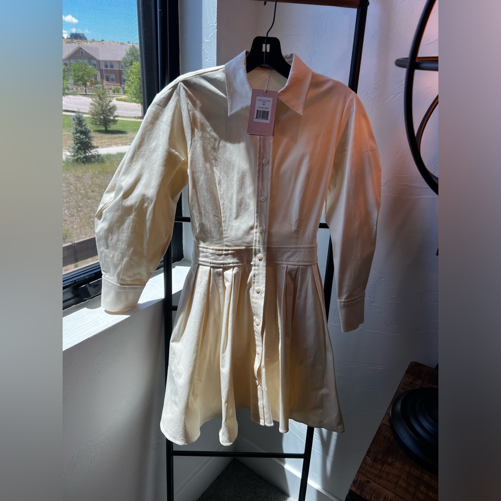 Alexis pleaded button up dress cream (slight baby yellow), Size XS,new with tags